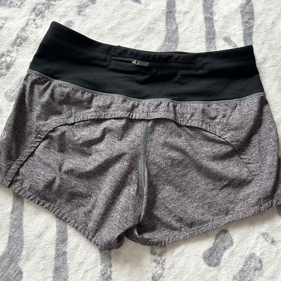 lululemon Women Speed Up Low-Rise Lined Short 2.5" - Picture 3 of 4
